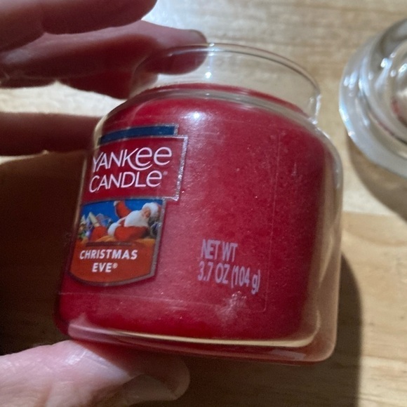 4/$25 Yankee Candle Christmas Eve scent mini candle in 3.7 oz size. brand new - Picture 4 of 4
